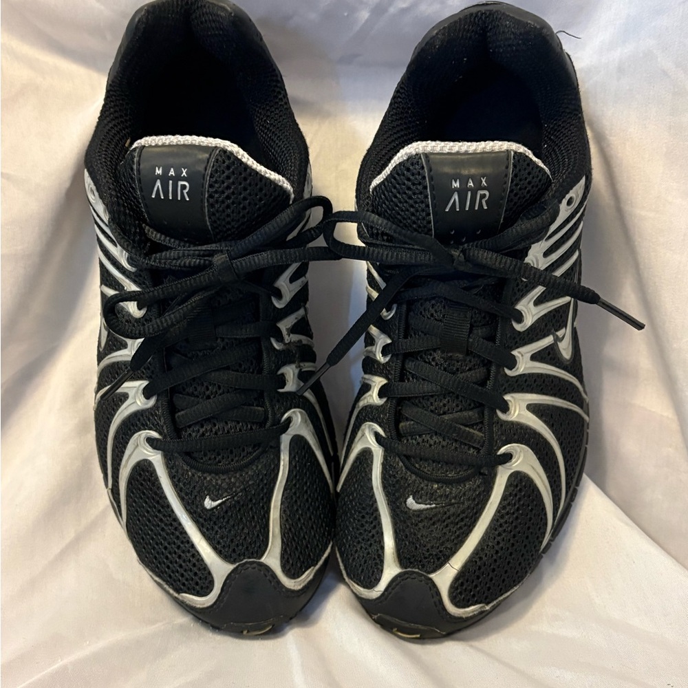 Nike Max Air Men’s Black and White Athletic Sneakers